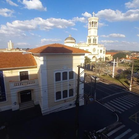 Alpha Ville Hotel Assis Bagian luar foto