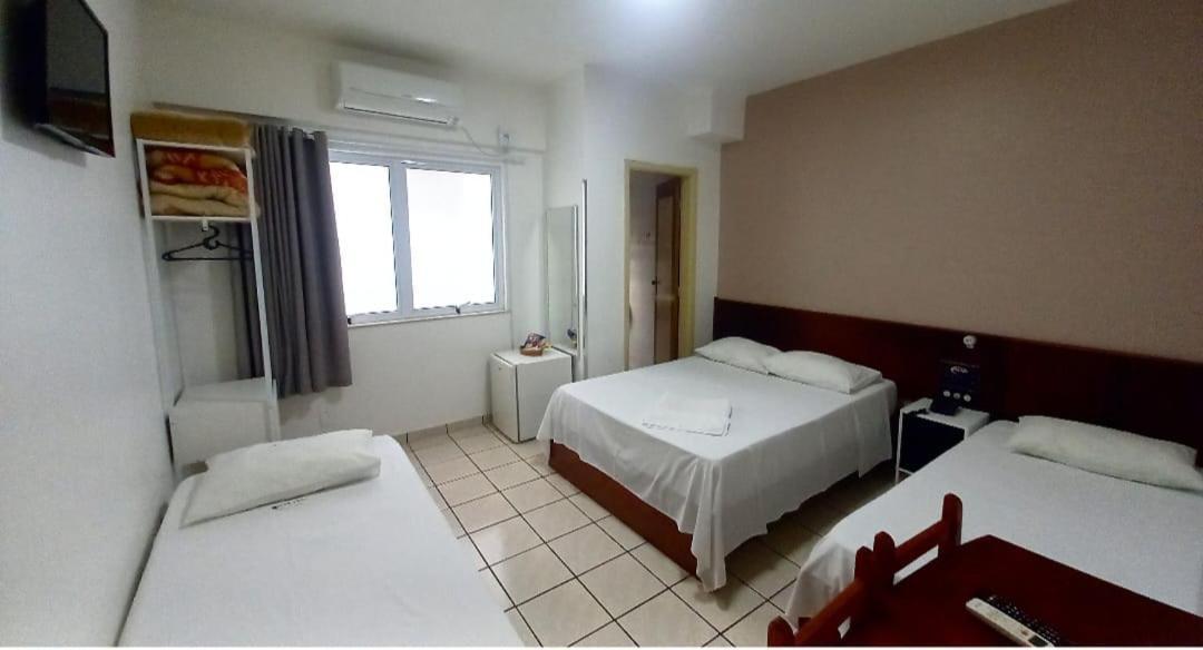 Alpha Ville Hotel Assis Bagian luar foto