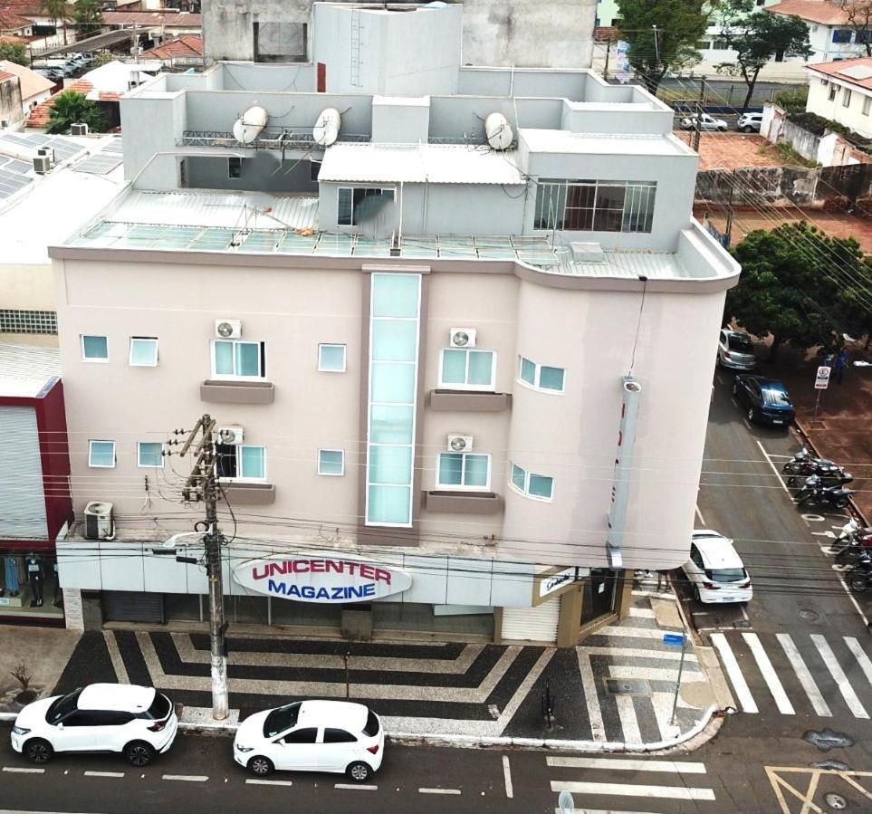 Alpha Ville Hotel Assis Bagian luar foto