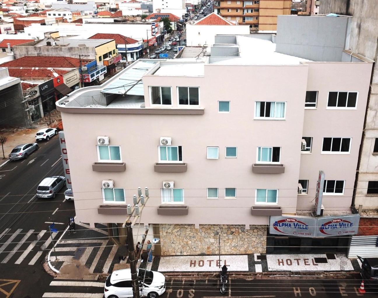 Alpha Ville Hotel Assis Bagian luar foto