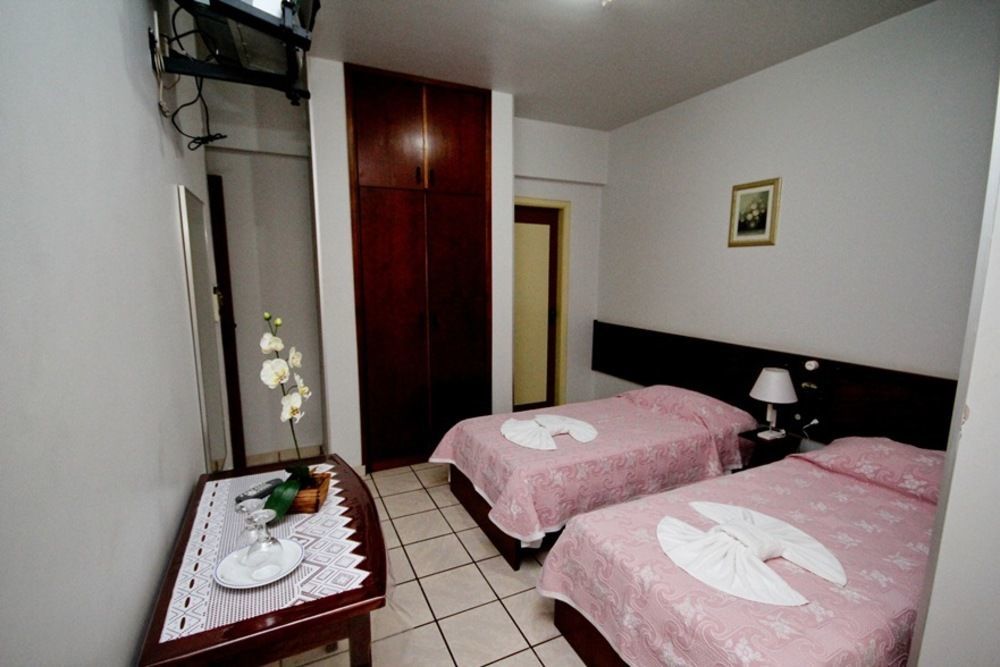 Alpha Ville Hotel Assis Bagian luar foto